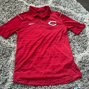 Men’s MLB Nike Baseball Dri-fit Cincinnati Reds Polo T-shirt. Men’s Small.